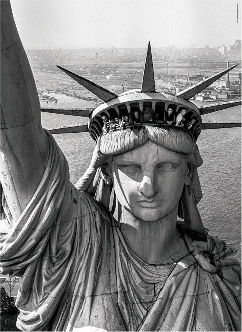 Motiv iconic al Statuii Libertății
