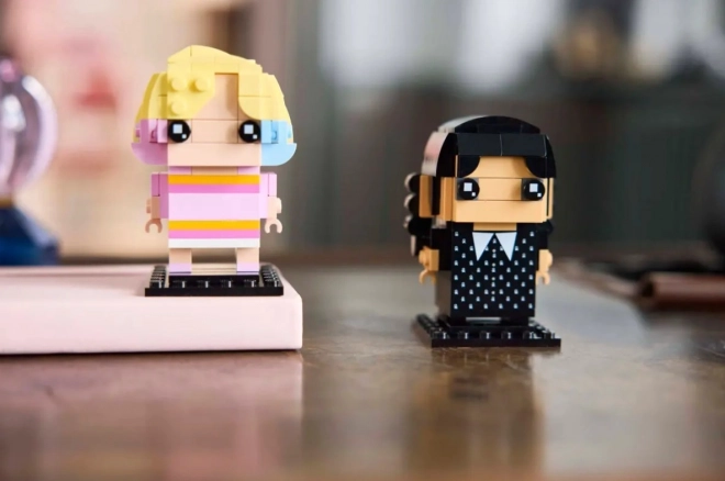 Construcție BrickHeadz Wednesday și Enid