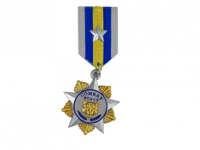 Set militar cu pistol, pușcă, cuțit și medalie