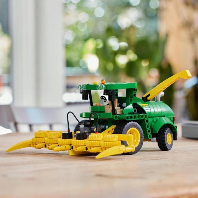 Recoltător de furaje John Deere 9700 de la LEGO Technic