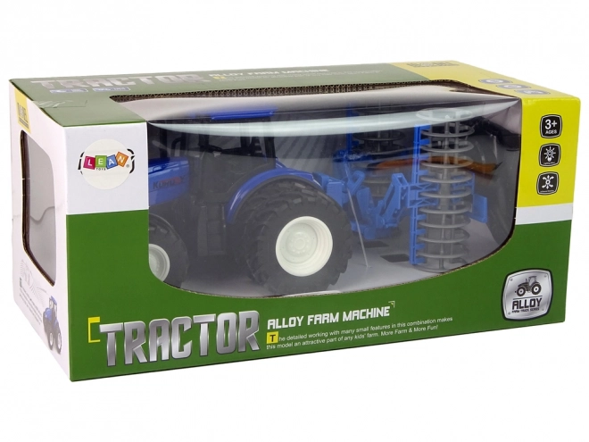 Tractor albastru cu telecomandă și disc metalic 1:24