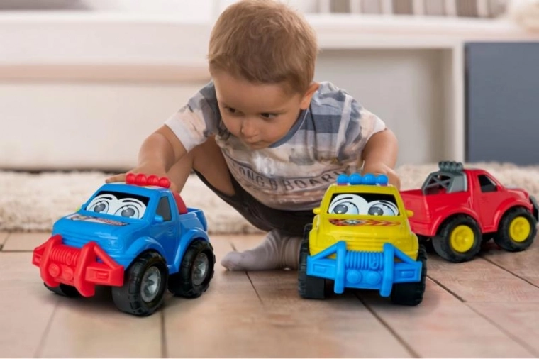 Mașinuțe mari și sigure pentru mânuțe mici