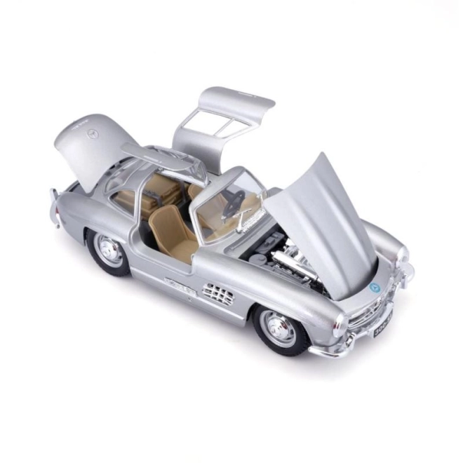 Model de mașină Mercedes Benz 300SL Bburago la scară 1:24