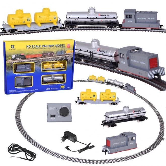 tren electric cu set complet de control și cisterne