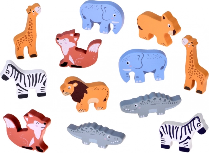 Set bogat de figurine din lemn