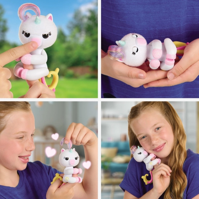Maimuță interactivă Fingerlings roz Harmony