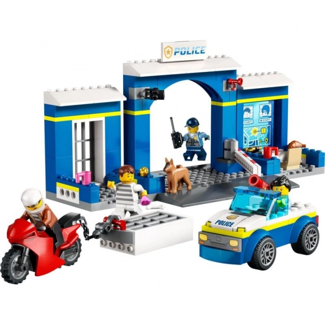 Set LEGO City Post de poliție urmărire