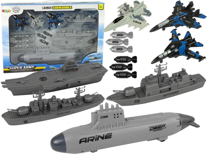 Set militar naval cu submarin și avioane de luptă