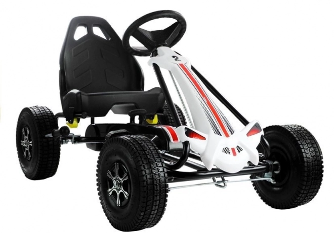 Gokart alb-negru pe pedale cu roți gonflabile