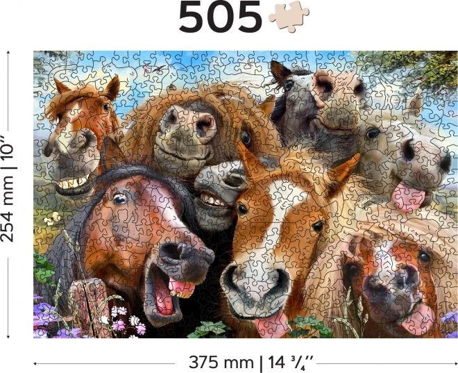Puzzle din lemn cu cai peste tot