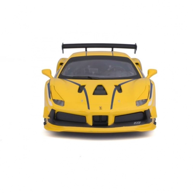 mașină de curse Ferrari 488 Challenge galbenă la scară 1:24