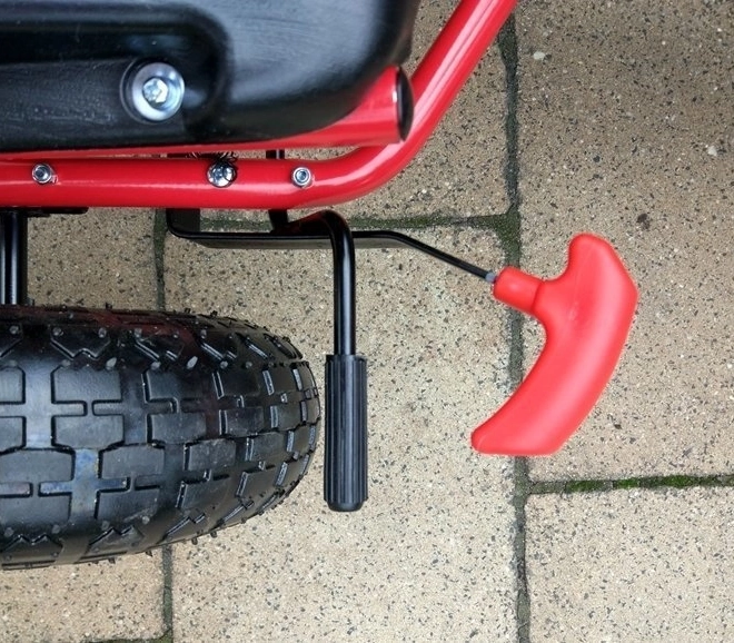 Kart cu pedale + Anvelope gonflabile + Scaun reglabil – Roșu