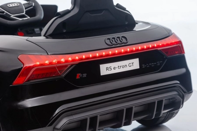 Mașinuță electrică pentru copii Audi RS e-tron GT neagră