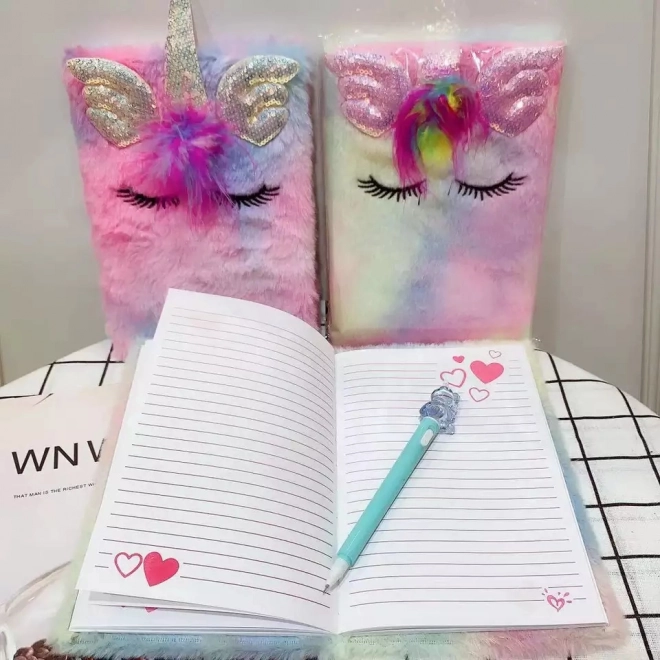 Caiet pufos colorat cu unicorn A5 – Roz