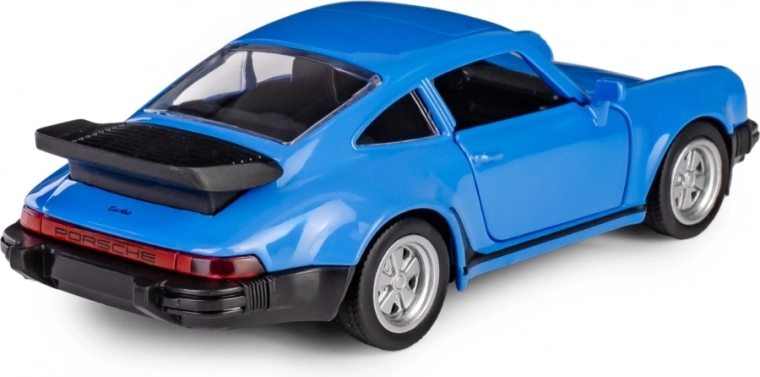 Detalii exterioare realiste