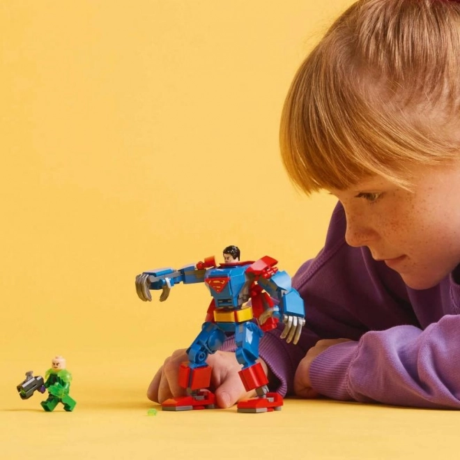 Mech-ul Superman contra Lex Luthor