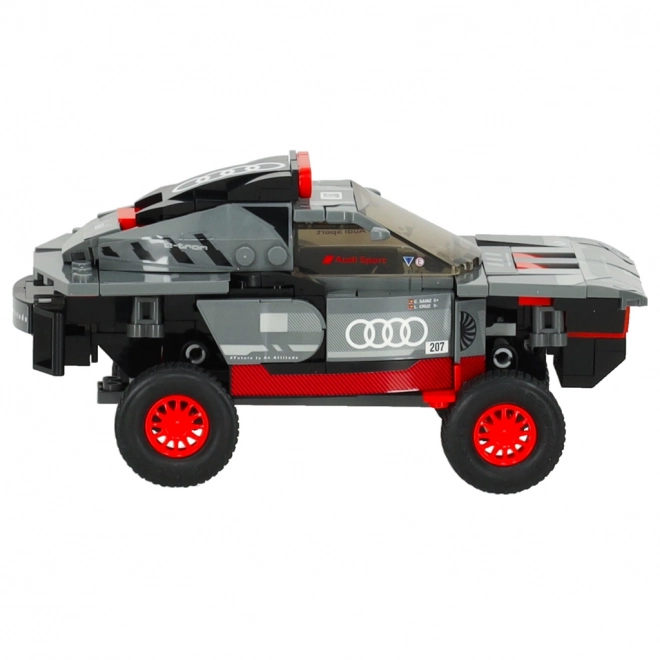 Mașină Audi RS Q e-tron de construit la scară 1:30