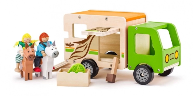 Camion din lemn pentru transport cai