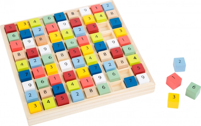 Sudoku din lemn cu cuburi colorate