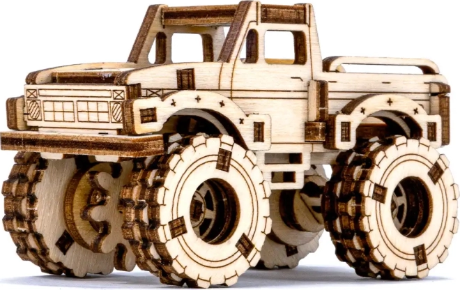 Detalii realiste ale monster truck-ului