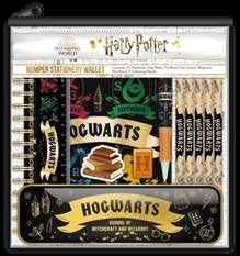 Set școlar cu tema Harry Potter