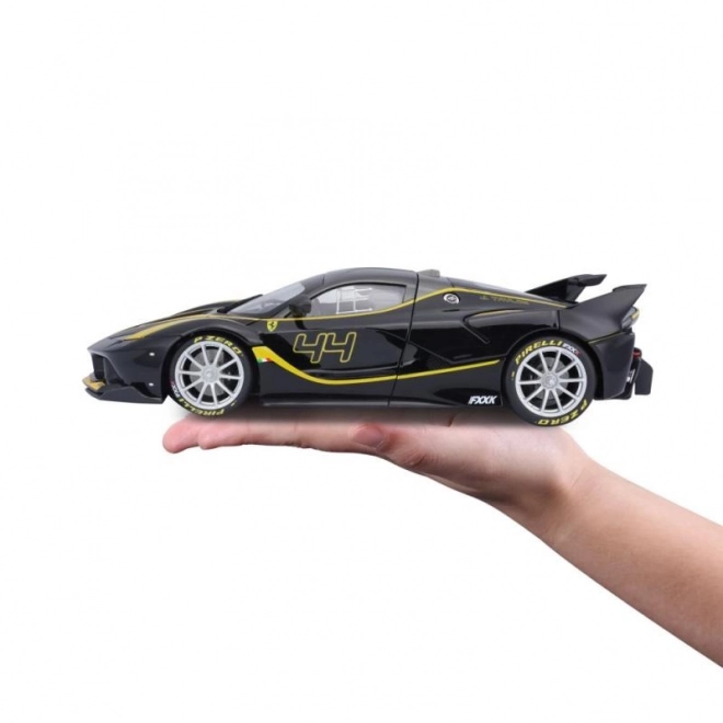 Model metalic Ferrari FXX K din seria Signature de la Bburago la scara 1:18