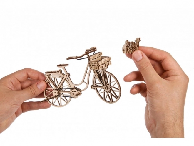 Puzzle mecanic din lemn 3D bicicleta olandeză de la Ugears