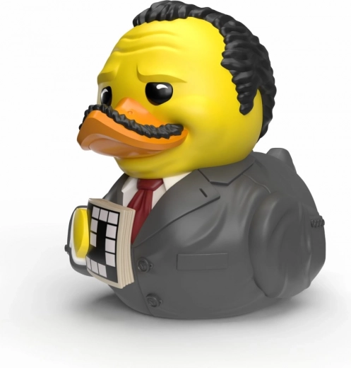 Costum detaliat și aspect iconic