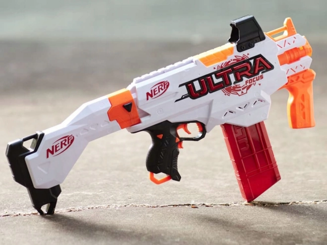 Pistol automat Nerf Ultra Focus cu cartușe