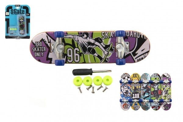 Skateboard prst cu accesorii