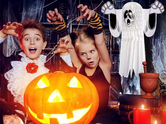 Decoratiune din hartie 3D fantoma pentru Halloween