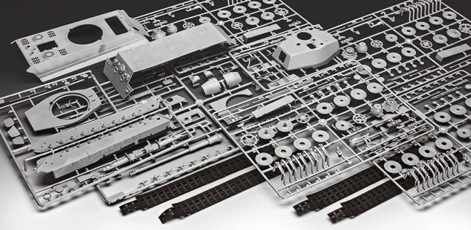 Model din plastic Tankul Tiger II Henschel Turret