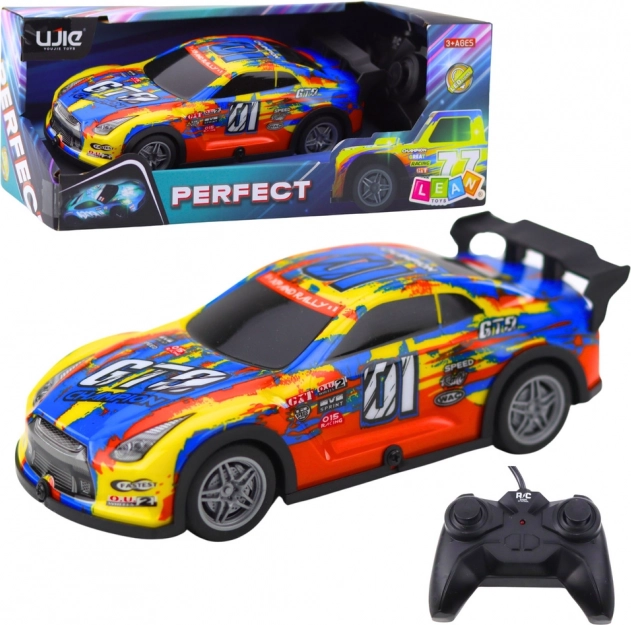 Mașină RC de curse cu caroserie luminoasă albastru‑galbenă