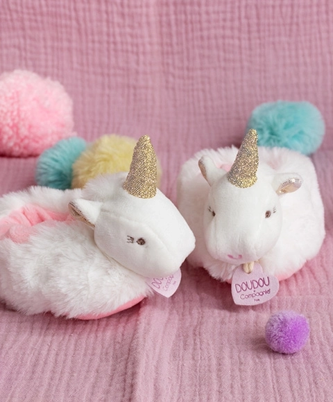 Set cadou botoșei pluș cu zornăitoare unicorn