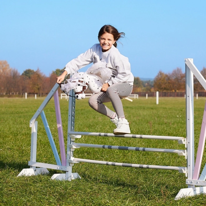 Cal pe băț Hobby Horse din colecția HOPPIHORSE Sport Edition în culoarea leopardului alb