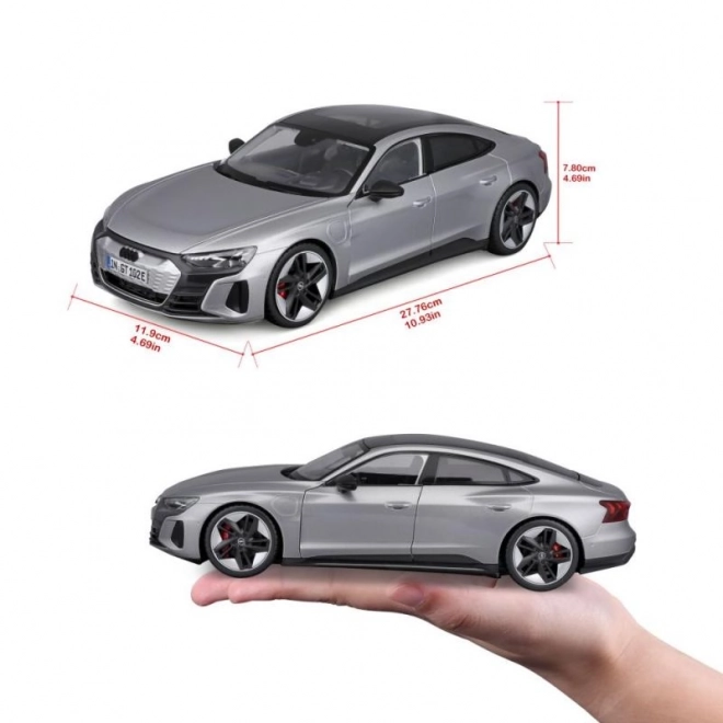 Mașinuță de colecție Bburago Audi RS e-tron GT argintiu la scara 1:18