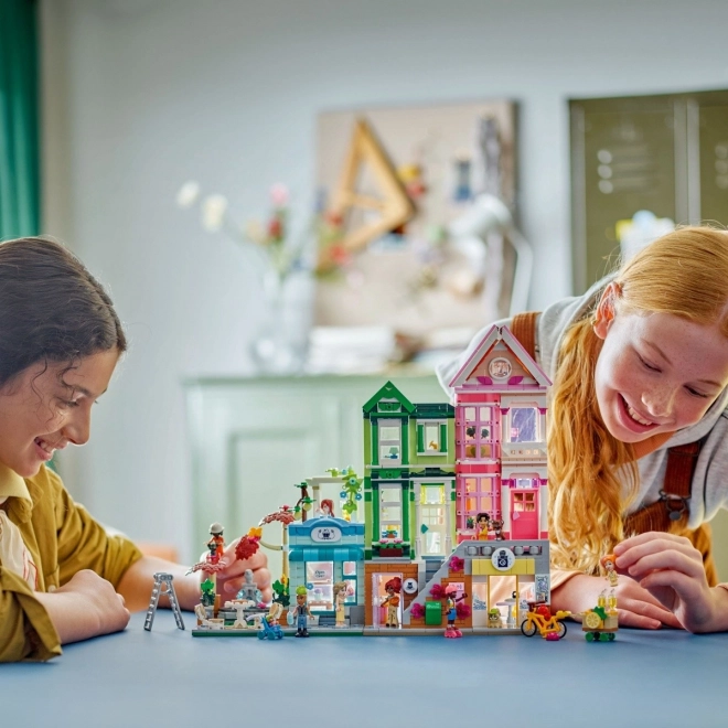 Apartamente și magazine în orașul Heartlake LEGO Friends