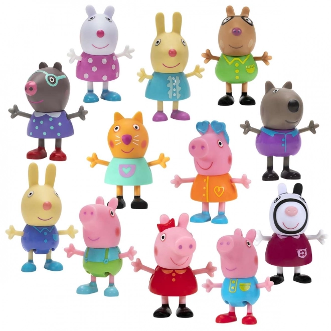 Figurina surpriză cu Peppa Pig în mașinuță