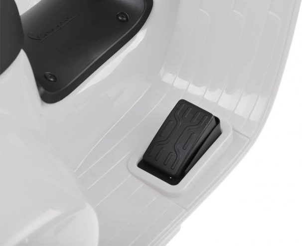 Scuter Electric pentru Copii Vespa – roz