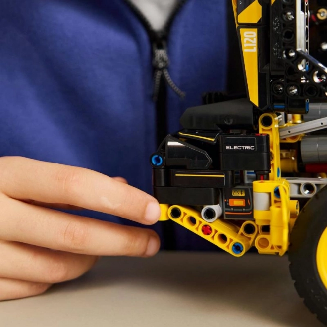 Încărcător pe roți Volvo L120 Electric LEGO Technic