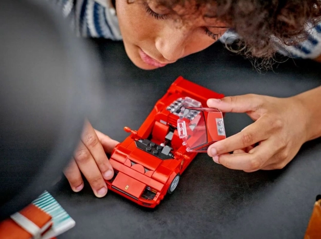 Supersportivă Ferrari F40 LEGO Speed Champions