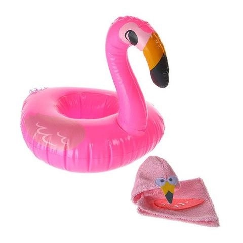 Petrecere la piscină plină de accesorii