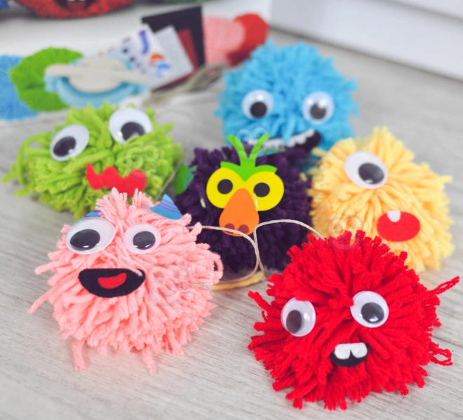 Set creativ pentru realizarea de monștri din pompoane - Woopie Art&Fun