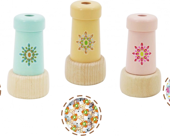 Kaleidoscop din lemn colorat