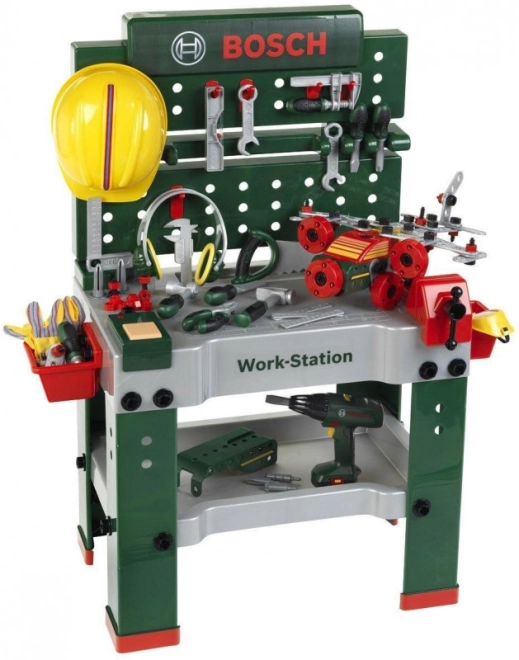 Banc de lucru realist cu pegboard