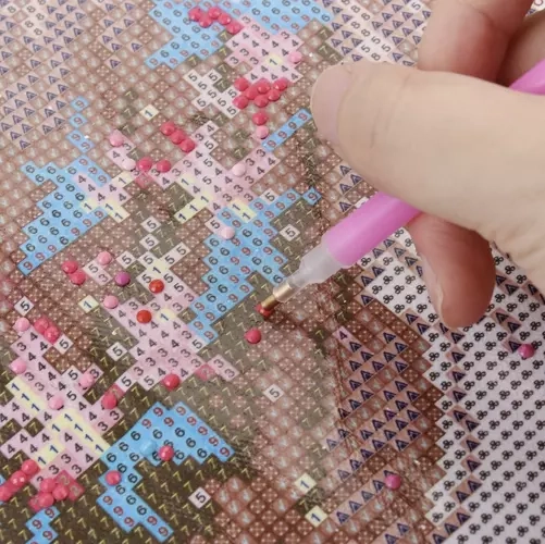 Accesorii pentru broderie cu diamante în valiză