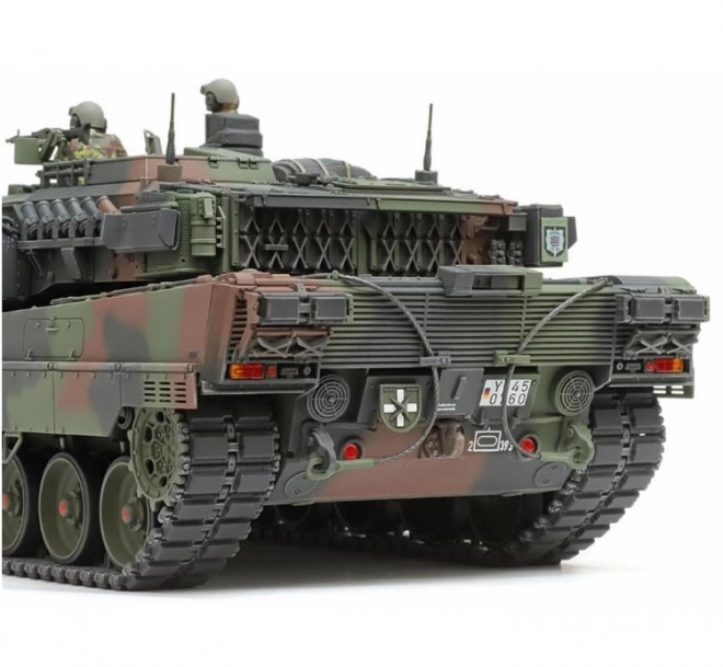 Model din plastic al tancului german Leopard 2 A7V