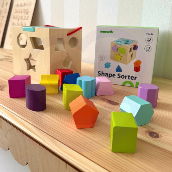 Jucărie lemn TOOKY TOY - Cub Sortator de Forme și Culori
