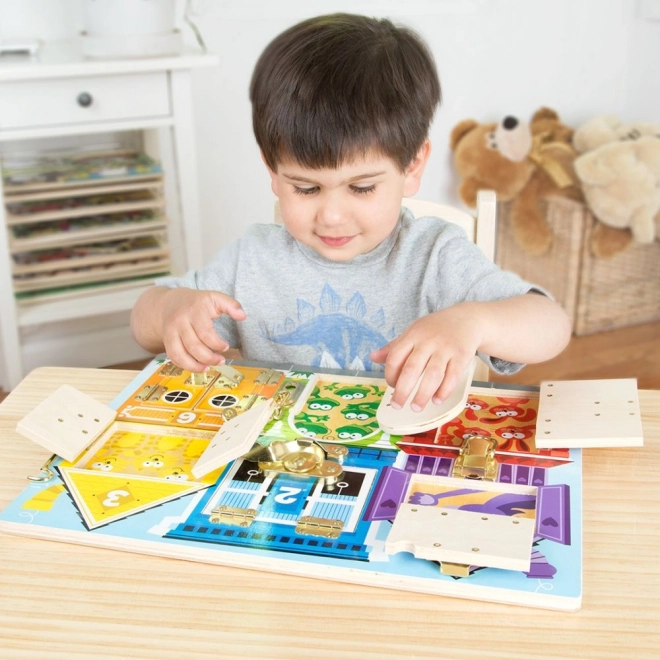 tablou cu încuietori și lacăte Melissa and Doug