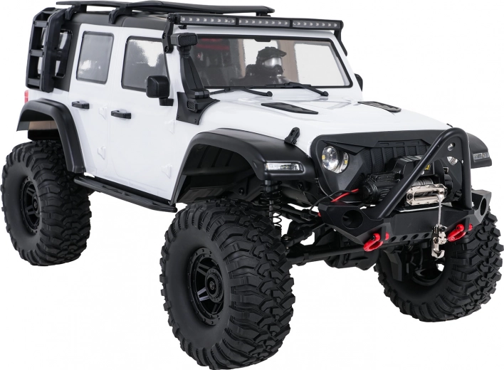 Design off-road realist și lumini LED